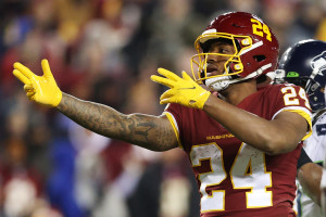 Washington's J.D. McKissic Superman dives into the end zone for game-winning  score vs. Falcons