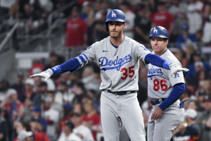 Cody Bellinger's 3-run homer in 8th fuels Dodgers' rally to beat