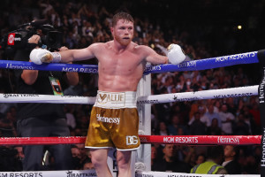 Report: Canelo Alvarez Offered 2-Fight Contract to Face Bivol, Golovkin in 2022