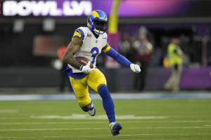 East Rutherford, New Jersey, USA. 6th Nov, 2017. Rams' tight end Tyler  Higbee (89) celebrates with wide receiver Robert Woods (17) after scoring a  touchdown during NFL action between the Los Angeles