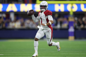 Fore! Kyler Murray gifts Arizona Cardinals OL with custom-fitted