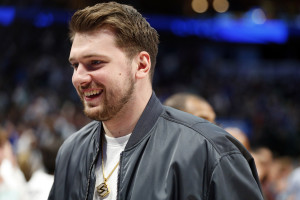 Mavericks' Luka Doncic to Undergo MRI on Calf Injury Ahead of NBA Playoffs