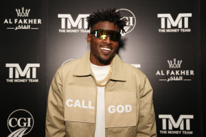 Antonio Brown Sheds Light on His Friendship With Tom Brady: 'Tom Brady's My  Friend. Why? Because I'm a Good Football Player' - EssentiallySports