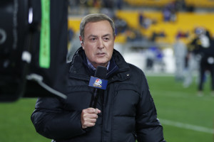 ESPN reportedly eyeing Al Michaels, Peyton Manning for Monday Night Football  