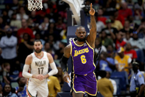 Lakers' LeBron James Becomes 2nd Player in NBA History to Score 37K Career Points