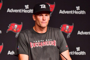 Tom Brady redoes contract to save Buccaneers $9 million in cap space  (report) 