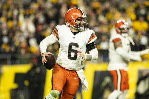 Denzel Ward surprises NFL Extra Points Cardmembers at the Browns Pro Shop