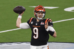 Cincinnati Bengals defensive end Jeff Gunter (93) in coverage during an NFL  football game against the New York Jets, Sunday, Sept. 25, 2022, in East  Rutherford, N.J. The Cincinnati Bengals won 27-12. (