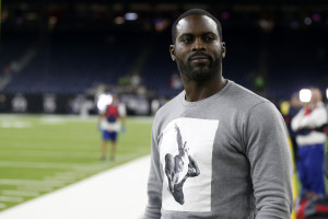 Front Office Sports on Twitter: After seeing Terrell Owens' success in the  Fan Controlled Football League, Michael Vick agreed to come out of  retirement and join the FCF, per @Reuters. The league