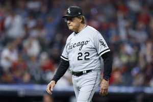 La Russa hears 'Fire Tony' chants from White Sox fans during loss