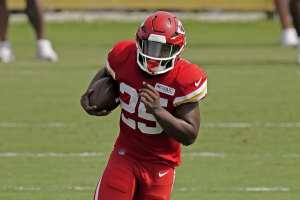 Chiefs RB battle 2022: Who won starter role between Clyde Edwards-Helaire,  Ronald Jones, Isiah Pacheco, fantasy football implications - DraftKings  Network