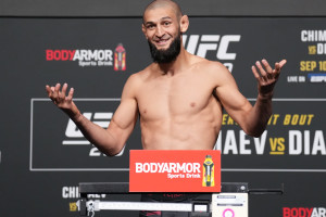 Khamzat Chimaev Beats Kevin Holland via 1st-Round Submission in UFC 279 Co-Main Event