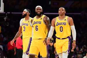 LeBron James and Anthony Davis Sign Up for Lakers' Bright Future