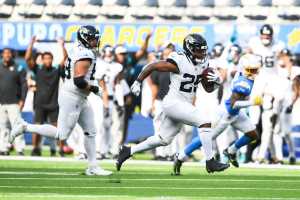 Fantasy Alert: Seahawks' Kenneth Walker III Touted as 3-Down RB by