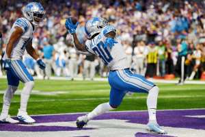 Eminem Drops in on Detroit Lions Practice on HBO's 'Hard Knocks