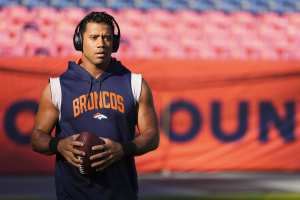 Russell Wilson $245M Contract Mocked by NFL Twitter During Broncos' OT Loss  to Colts, News, Scores, Highlights, Stats, and Rumors
