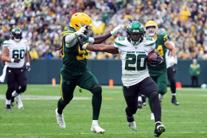 Bears' Jaquan Brisker gets payback after Patriots' Mac Jones kicks