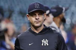 Yankees retire Paul O'Neill's No. 21 jersey, Cashman booed – KXAN