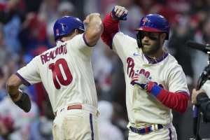 Bryce Harper's HR, dominant pitching propel Phillies by Braves