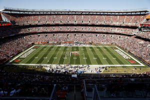 Cleveland Browns quarterback Jacoby Brissett (7) drops back to pass during  an NFL football game against the Los Angeles Chargers, Sunday, Oct. 9,  2022, in Cleveland. (AP Photo/Kirk Irwin Stock Photo - Alamy