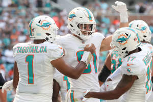 Teddy Bridgewater Applauded by Fans for Valiant Effort in Dolphins' Loss to  Bengals, News, Scores, Highlights, Stats, and Rumors