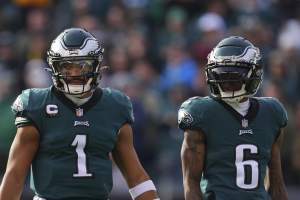 Donovan McNabb says Eagles are 'a year or two away' from SB contenders, THE HERD