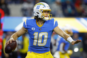 Chiefs vs. Chargers Prediction and Odds for NFL Week 11 (Mahomes and  Herbert will Look Human on SNF)