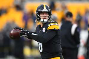 Steelers Phenom QB1 Kenny Pickett Held Out On Going To Super Bowl LVII For  A Reason That Will Get Fans Hyped Up