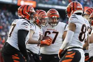 Mixon scores 5 TDs, Bengals dominate Panthers 42-21 - The San Diego  Union-Tribune