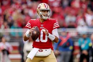 49ers linebacker Dre Greenlaw asks Tom Brady to autograph the ball he  intercepted