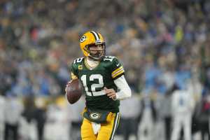 Aaron Rodgers excited for Brett Favre, Bart Starr reunion