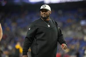 Steelers' Appreciative Head Coach Mike Tomlin Reveals Which Player Came Up  With Idea To Wear Franco Harris' #32 To Stadium On Saturday