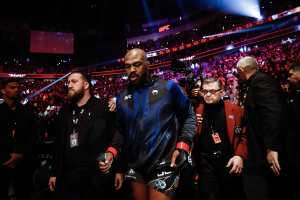 Bettor Wins $400K From $1 Wager on 6-Leg Parlay Involving Jon Jones, UFC
