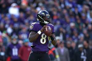 Ex-NFL star advises Ravens' Lamar Jackson to play through PCL strain: 'Put  a brace on it'