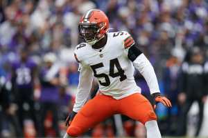 Browns' Jadeveon Clowney apologizes to Myles Garrett following last week's  locker room outburst 