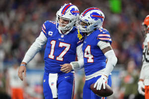 Bills' Stefon Diggs, who was frustrated with Josh Allen on sideline, bolts  from locker room after loss: report