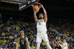Michigan's Hunter Dickinson Enters Transfer Portal amid 2023 NBA Draft Speculation