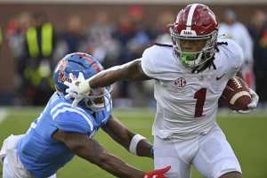 Coastal Carolina tight end Isaiah Likely catches a pass during a drill at  the NFL football scouting combine, Thursday, March 3, 2022, in  Indianapolis. (AP Photo/Charlie Neibergall Stock Photo - Alamy