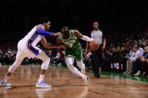 Camisas da NBA on X: Hoje Sixers e Heat jogam em Miami e eu só consigo  pensar no seguinte: vamos ter outro vestido exótico à beira da quadra? O  nome da moça