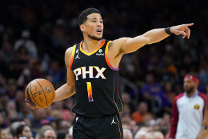 Kevin Durant, Booker Amaze Fans as Suns Shrug Off Chris Paul Injury to Beat Nuggets