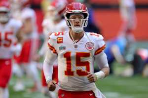 Carson Palmer remains unconvinced of Patrick Mahomes' supremacy