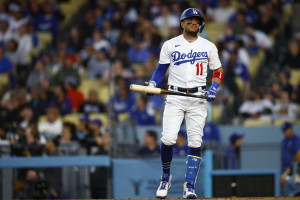 Dodger Stadium's 'fun' new LED lights annoy Diamondbacks - Los