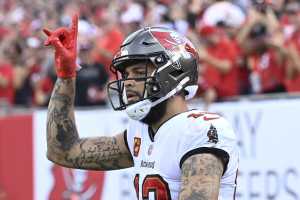 Mike Evans, Bucs Agree to 2-Year, $52M Contract Ahead of NFL Free Agency 2024