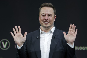 Mark Zuckerberg Offers to Fight Elon Musk in Jiu-Jitsu Cage Match; 'Send Me Location'