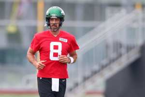 Report: Aaron Rodgers, Jets Reach New 2-Year, $75M Contract; Was Owed $107.6M in 2024