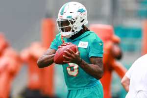 Dolphins CB Jalen Ramsey to undergo knee surgery and miss start of season,  AP source says – KGET 17