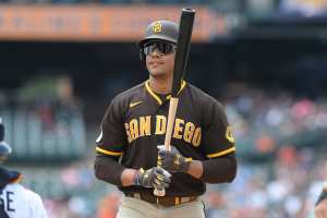 Padres claim Gary Sánchez off waivers, per source: Why San Diego