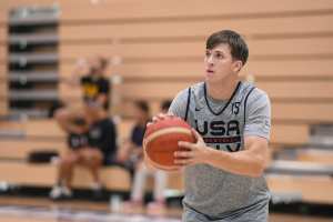 Lakers' Austin Reaves Says He Wants to 'Get Back' to PG Role After New LA Contract
