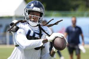 DeAndre Hopkins fires message to haters after Titans deal