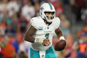 NFL DFS Showdown Picks: DraftKings & FanDuel Expert Survey for Sunday Night  Football (Dolphins vs. Patriots)